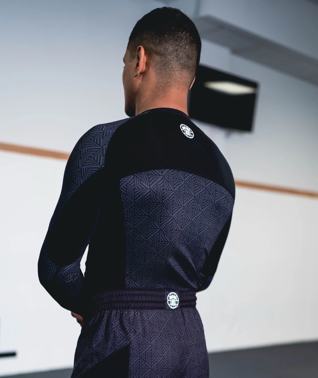 Dimension Long Sleeve Rash Guard - Black - Image 6