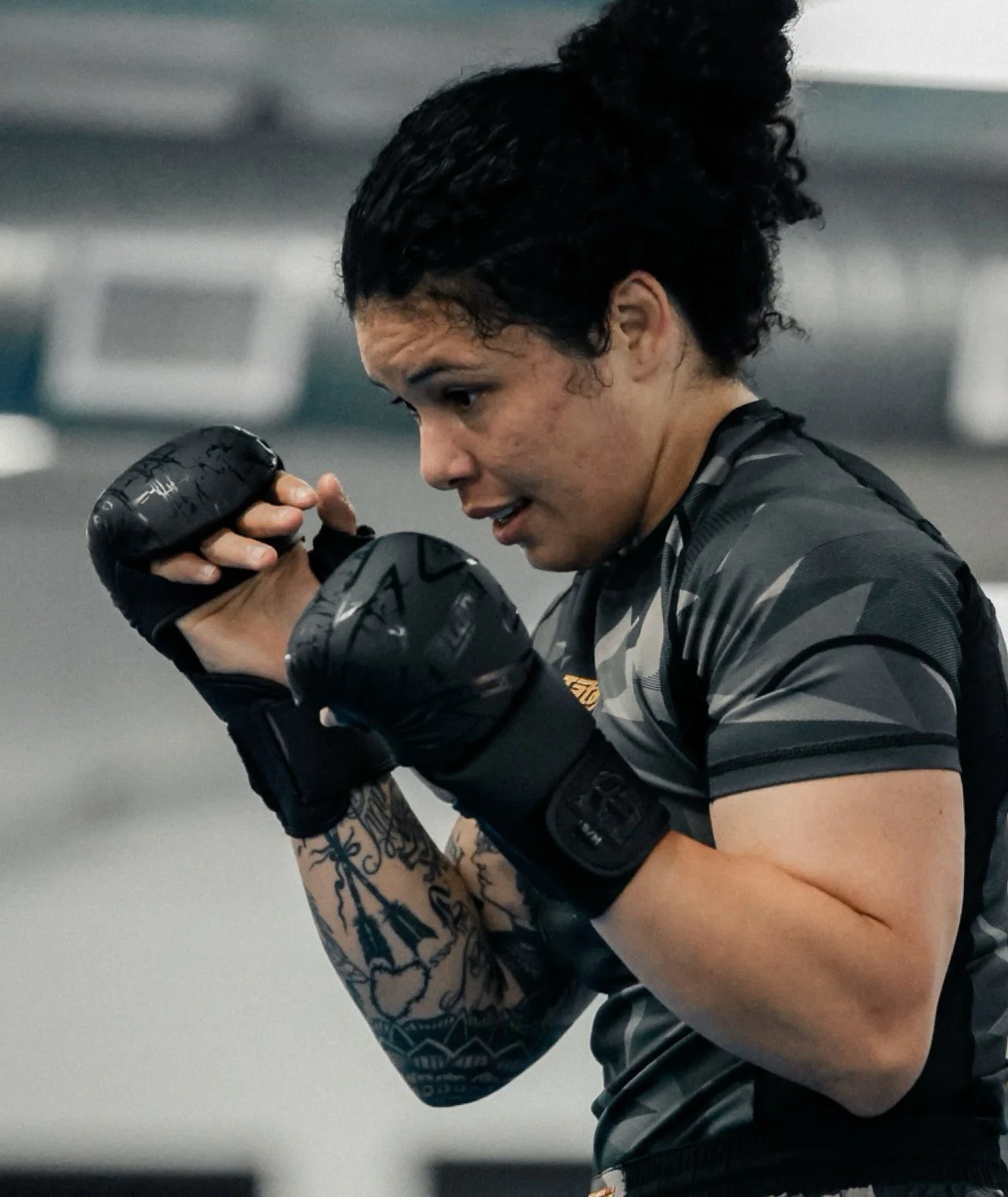 Obsidian 6oz MMA Sparring Gloves - Image 2